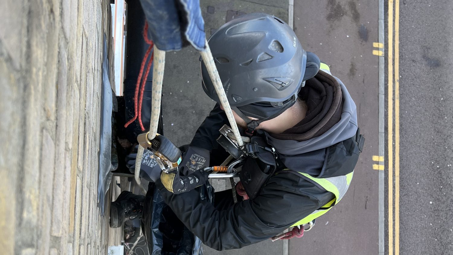 How Blocked Gutters Cause Wet Walls